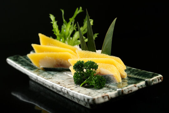 希鲮鱼刺身