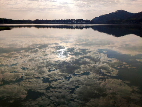 湖光山色