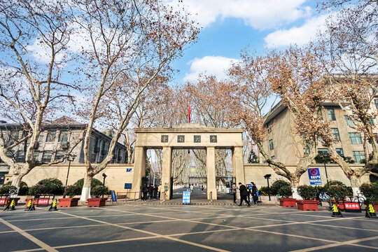 南京东南大学四牌楼校区大门