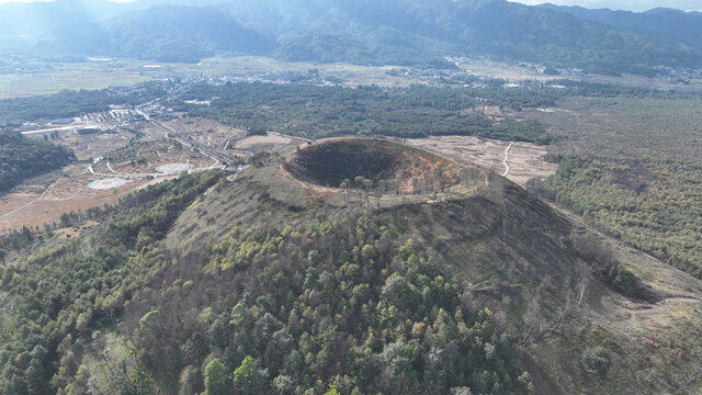 保山市腾冲火山公园火山口