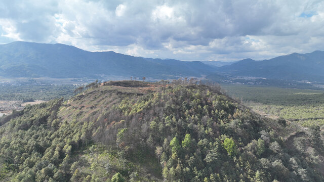 保山市腾冲火山公园火山口