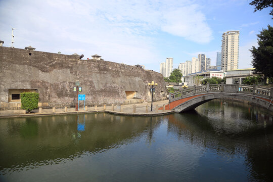 石炮台围墙