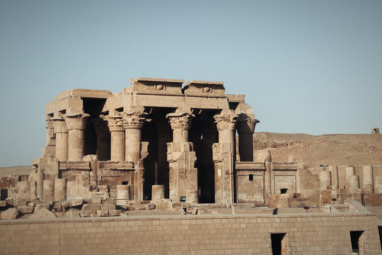 埃及尼罗河畔神庙