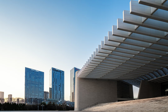 城市公共建筑局部街景