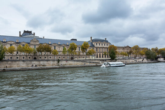 巴黎塞纳河畔都市风景