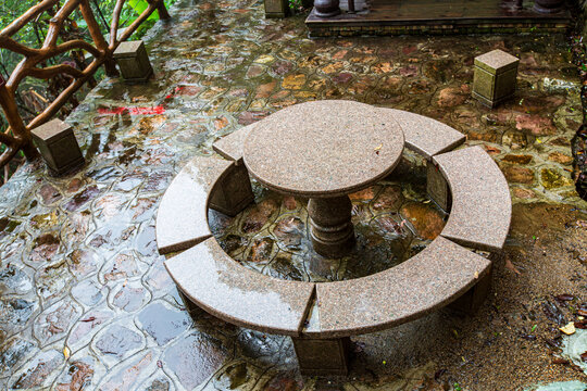 北帝山旅游景区圆形休息桌凳