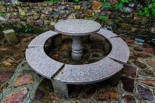 北帝山旅游景区圆形休息桌凳