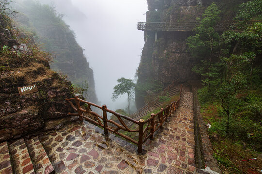 北帝山旅游风景区盘山路