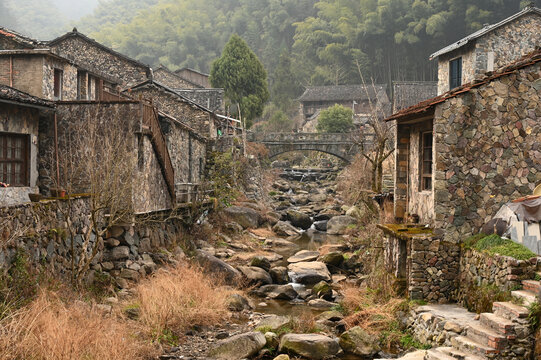 岩下石头村