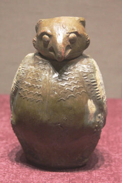 汉代红绿釉鸮形陶壶