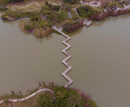 顺峰山公园九曲桥秋色