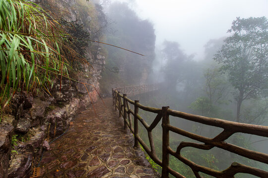 北帝山旅游风景区悬空栈道