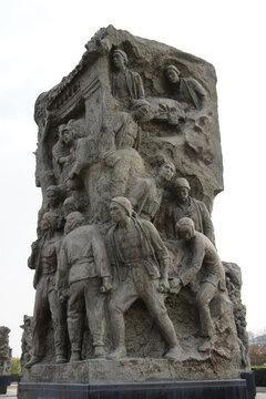 抗日战地救护伤员雕塑