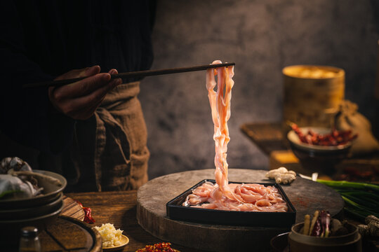 中式农家复古风格重庆火锅鲜鸭肠