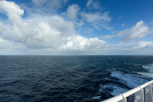 蓝天白云大西洋自然风景