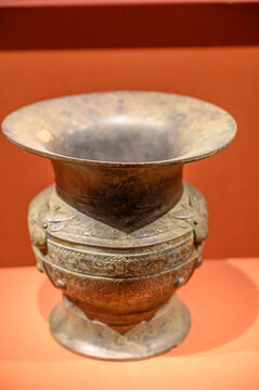 春秋青铜器皿