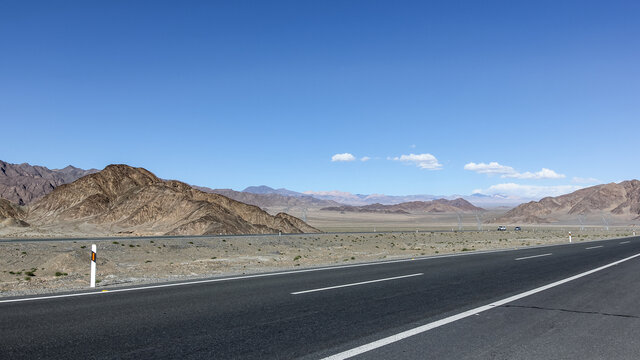 青海高原无人区公公路风景