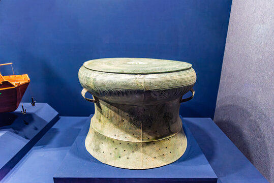 中国国家海洋博物馆的汉代铜鼓