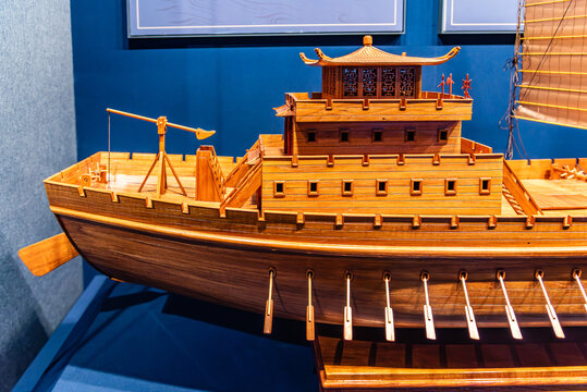 国家海洋博物馆的汉代楼船模型