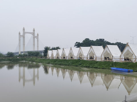 休闲旅游露营户外帐篷度假庄园