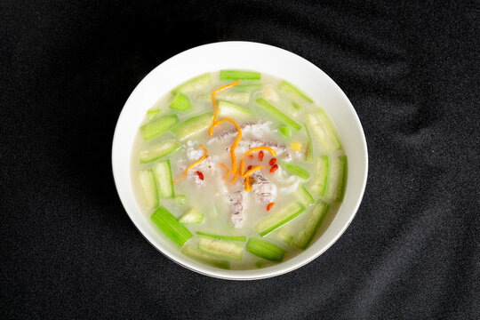 丝瓜虾仁海鲜汤