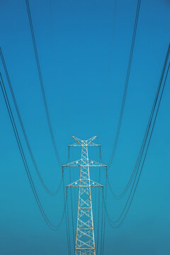 电线和高压电线塔