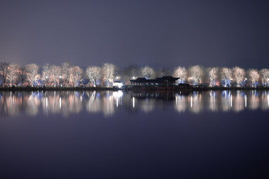 杭州西湖白堤夜景