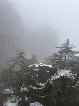 老君山雪雾