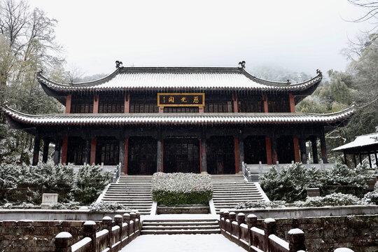 雪中古寺