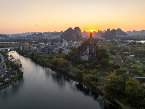 航拍桂林市穿山公园塔山夕阳