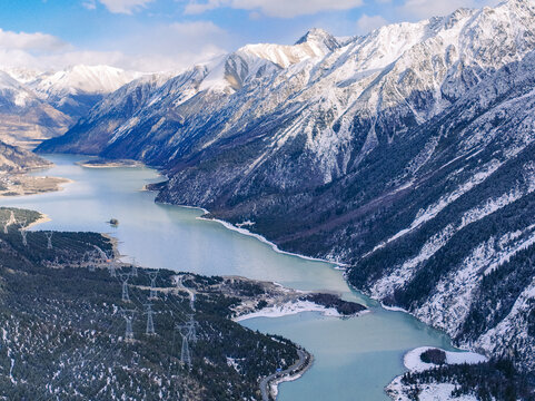 航拍西藏八宿然乌湖雪景