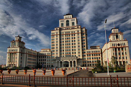 内蒙古大学满洲里学院