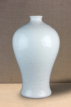 龙凤纹花瓶