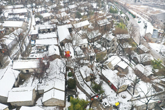 山东枣庄兴隆庄石板房古村落雪景