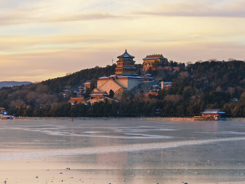 北京颐和园万寿山夕阳