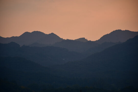 群山