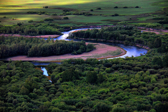 额尔古纳湿地蜿蜒河流
