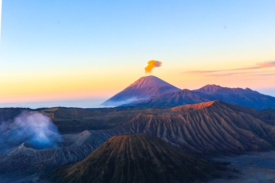 印尼布罗莫火山日出