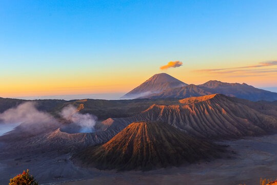 印尼布罗莫火山日出