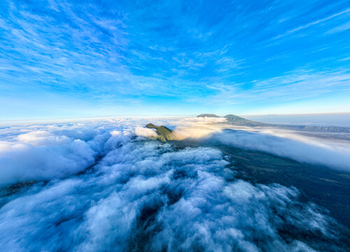 印尼伊真火山和云海