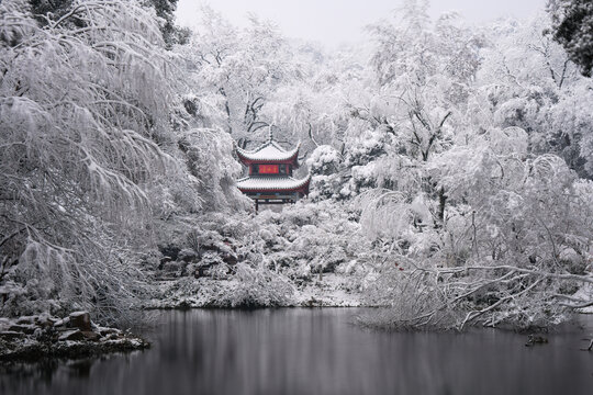 长沙市岳麓山爱晚亭雪景