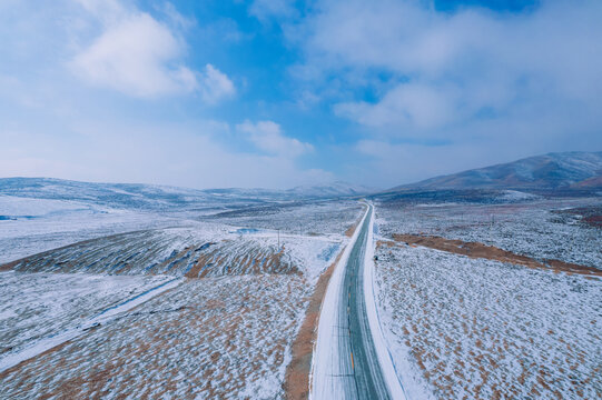 甘南藏族自治州桑科草原雪景