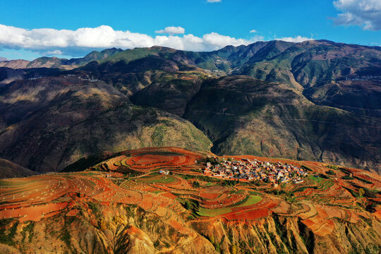 东川红土地风光