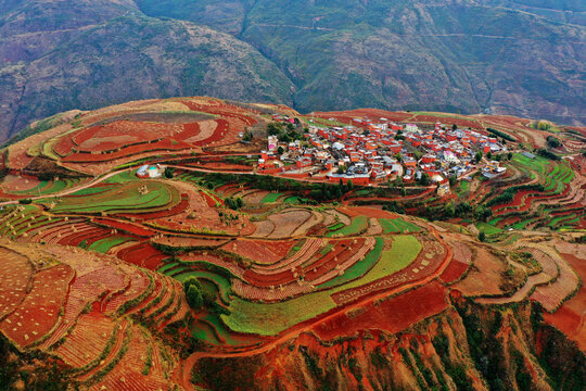 东川红土地风光