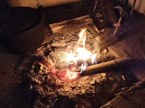火坑屋里的火