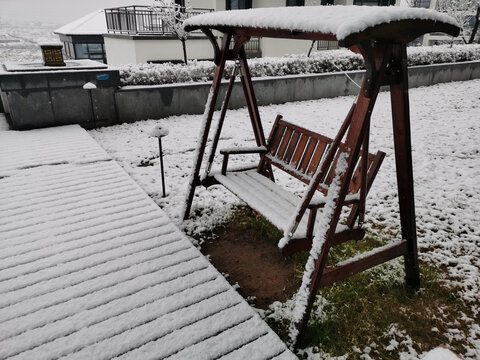 雪中的吊椅