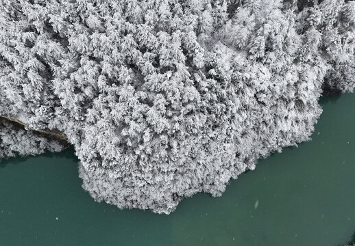 贵州黔东南大峡谷冬季雪景风光