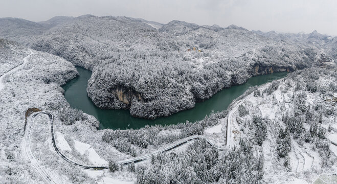 贵州黔东南大峡谷冬季雪景风光