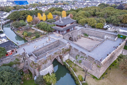 航拍苏州盘门景区秋天