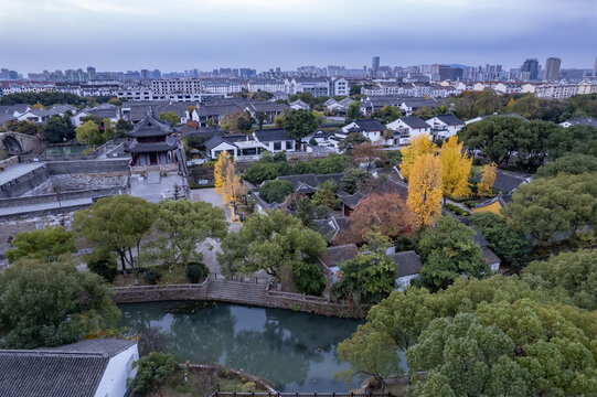 航拍苏州盘门景区秋天